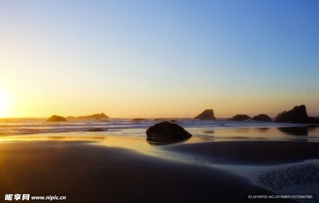 夕阳下的海面