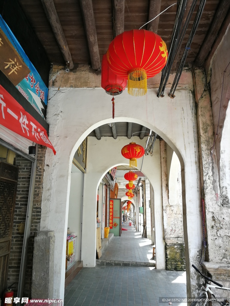 沿街灯笼