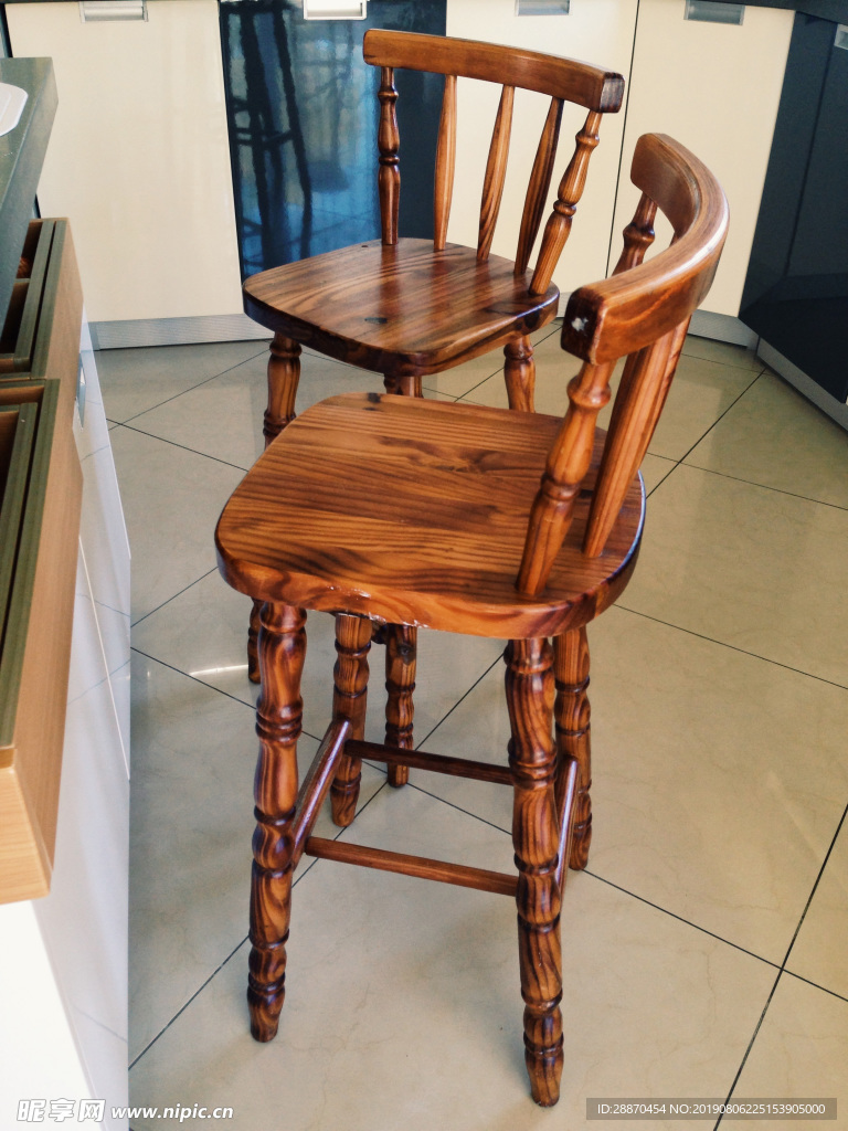 老式木制椅子