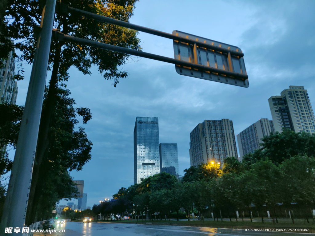晨&路