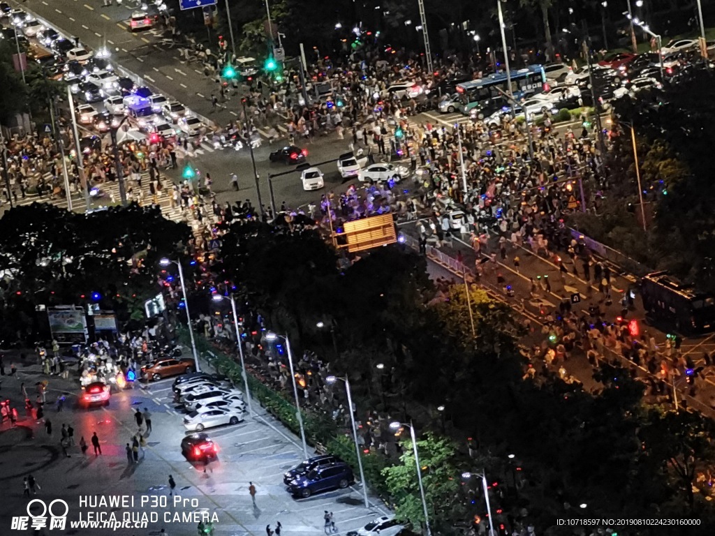 俯瞰十字 路口夜景