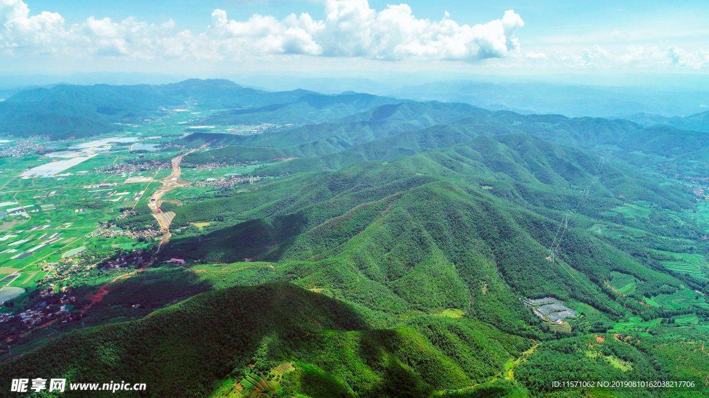 大山  绿色大山  航拍大山