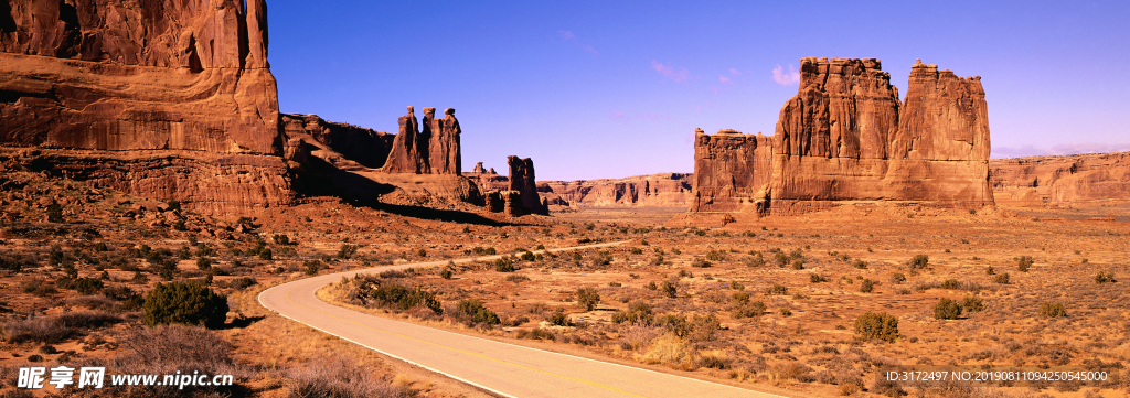 风景 全景图 黄昏 戈壁 黄色