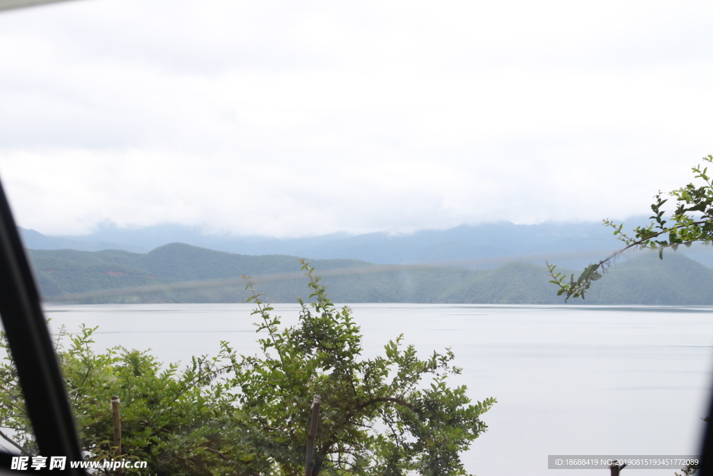 湖水海景