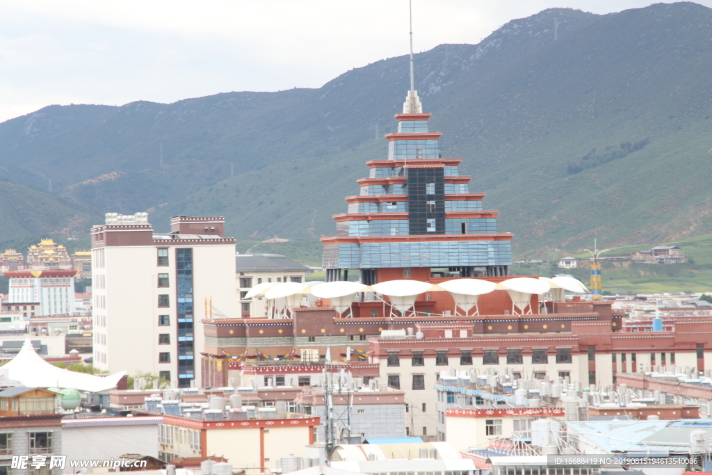 城市建筑顶端