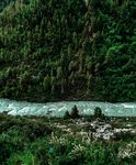 山间流水