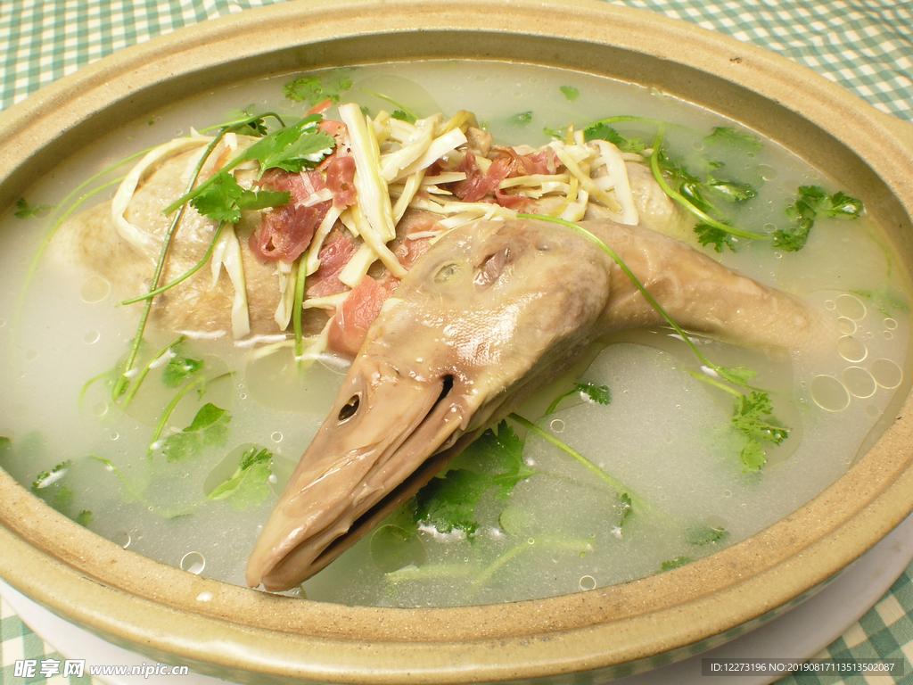 咸肉扁尖老鸭煲.