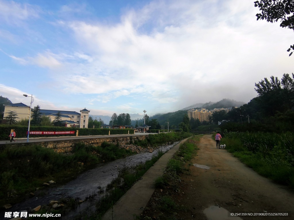 河道风光