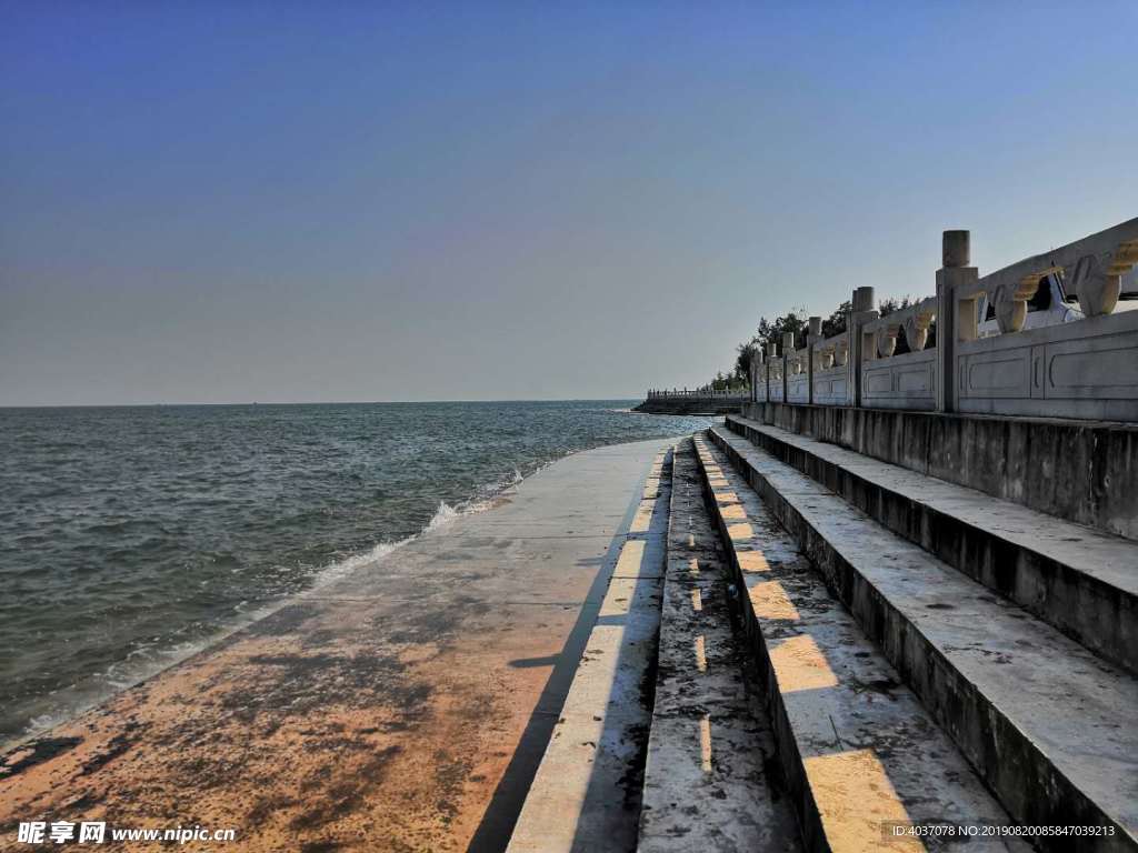 海 海堤