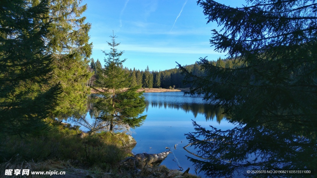 自然山水湖泊