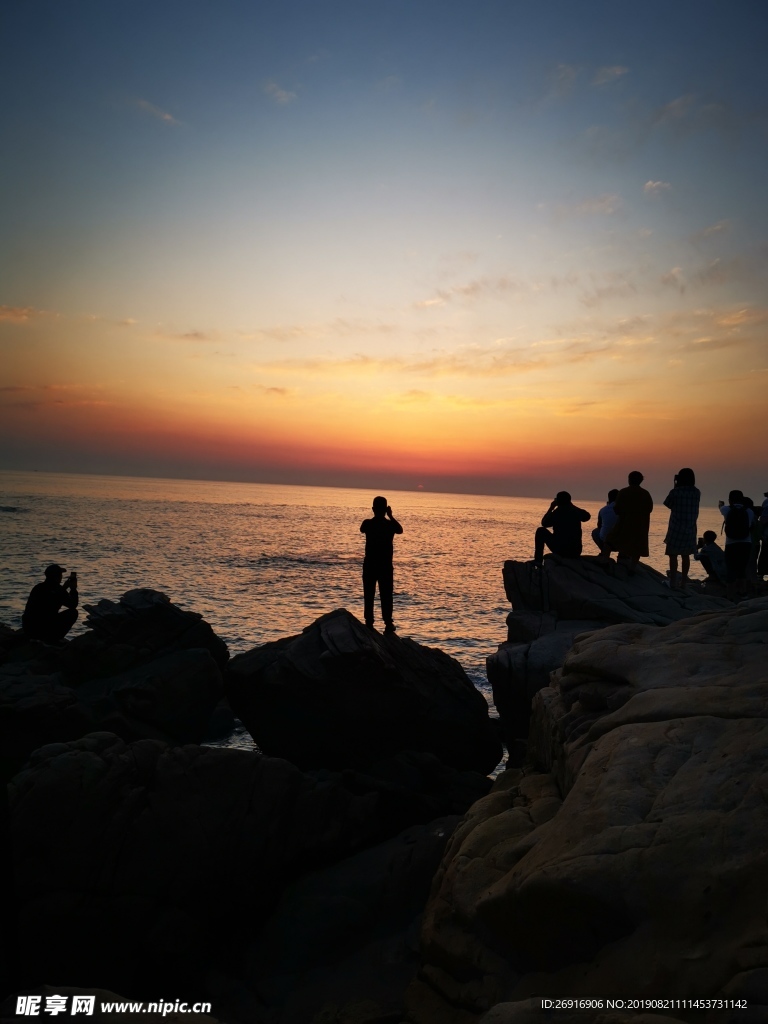 海上日出图