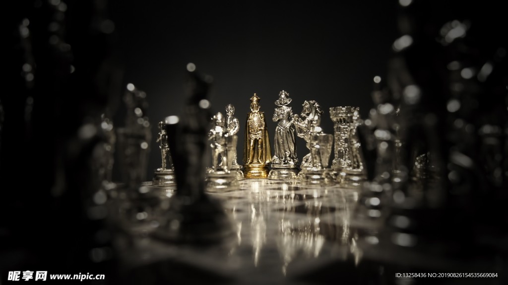 国际象棋金属摆件