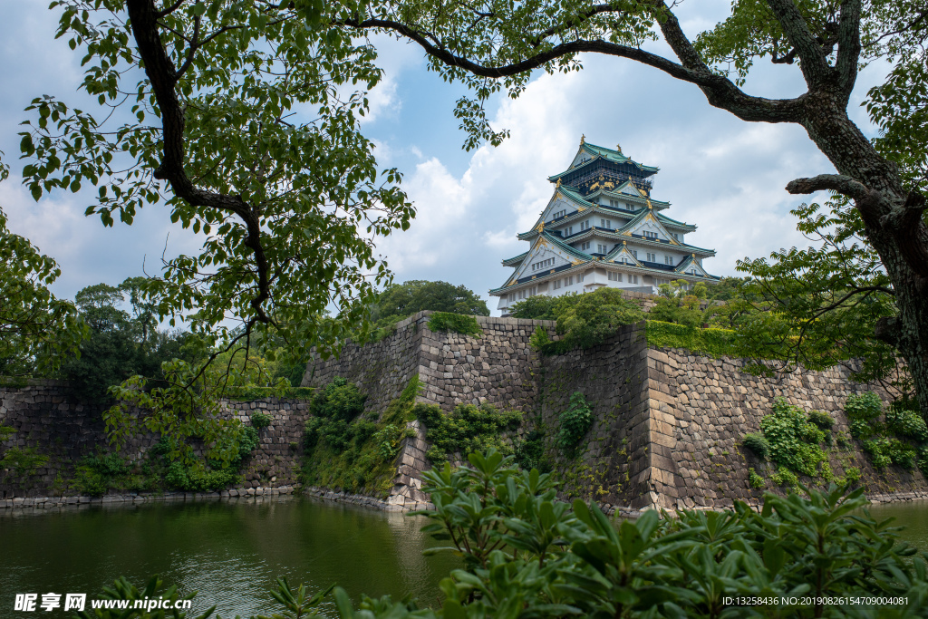 城市建筑风景阁楼