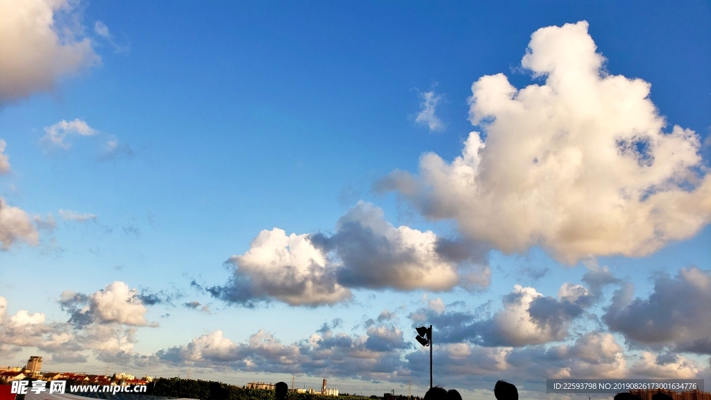 利其马台风过后夕阳