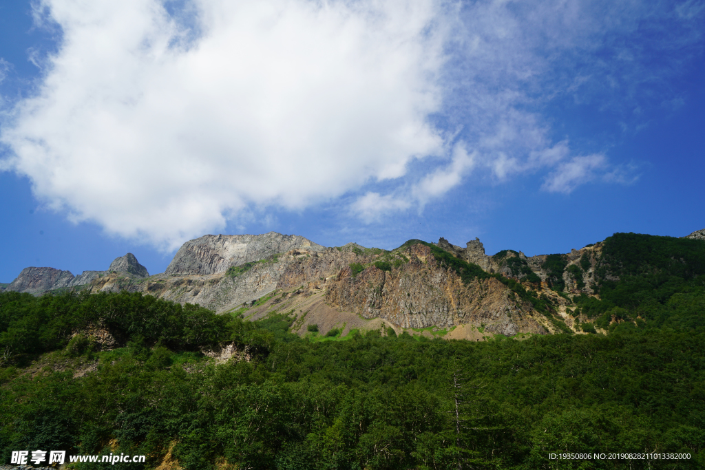 长白山北坡峡谷的景色