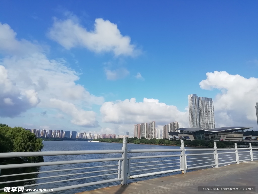 天空云朵 蓝天白云 河流 远景