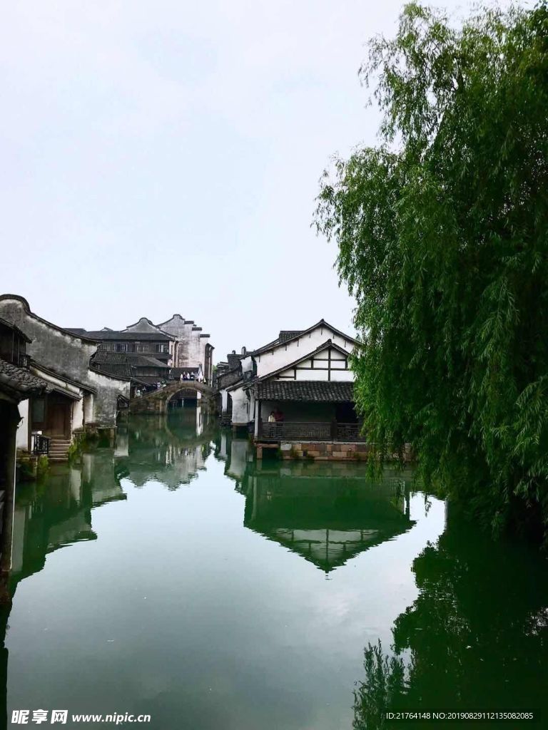 水中景
