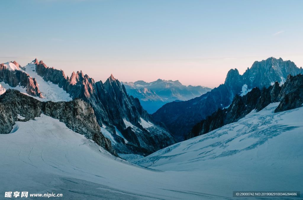 高峰 山顶 严寒 雪山