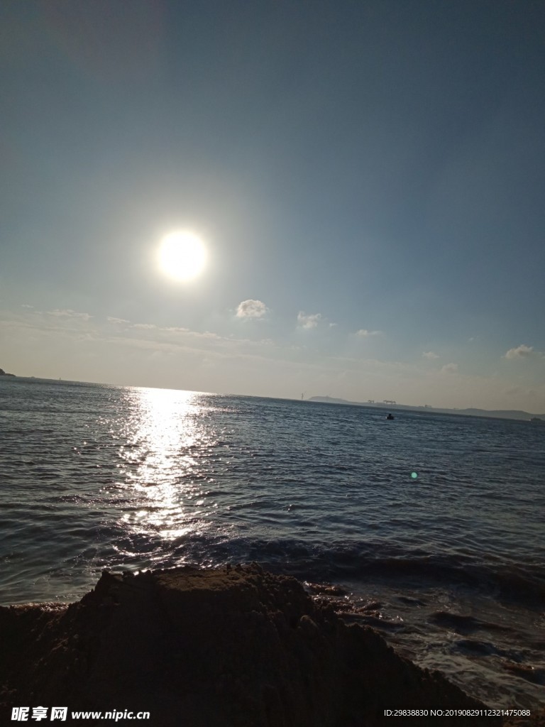 海上日出