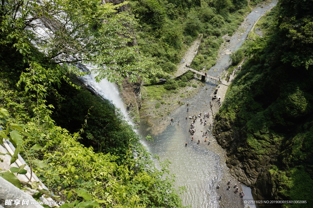 水 瀑布