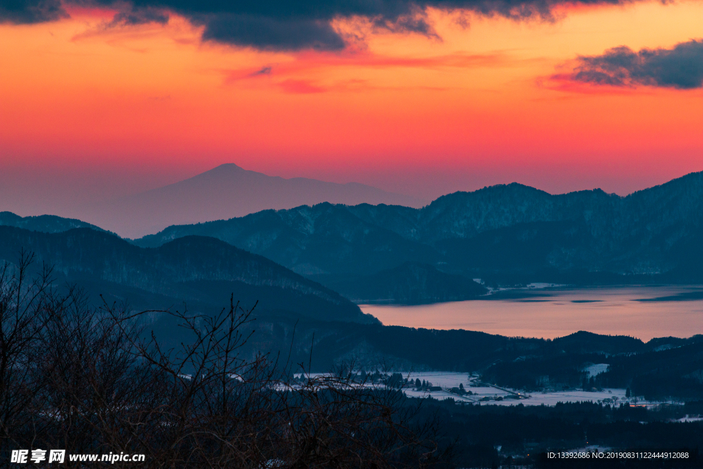 晚霞 夕阳 火烧云 日落 山