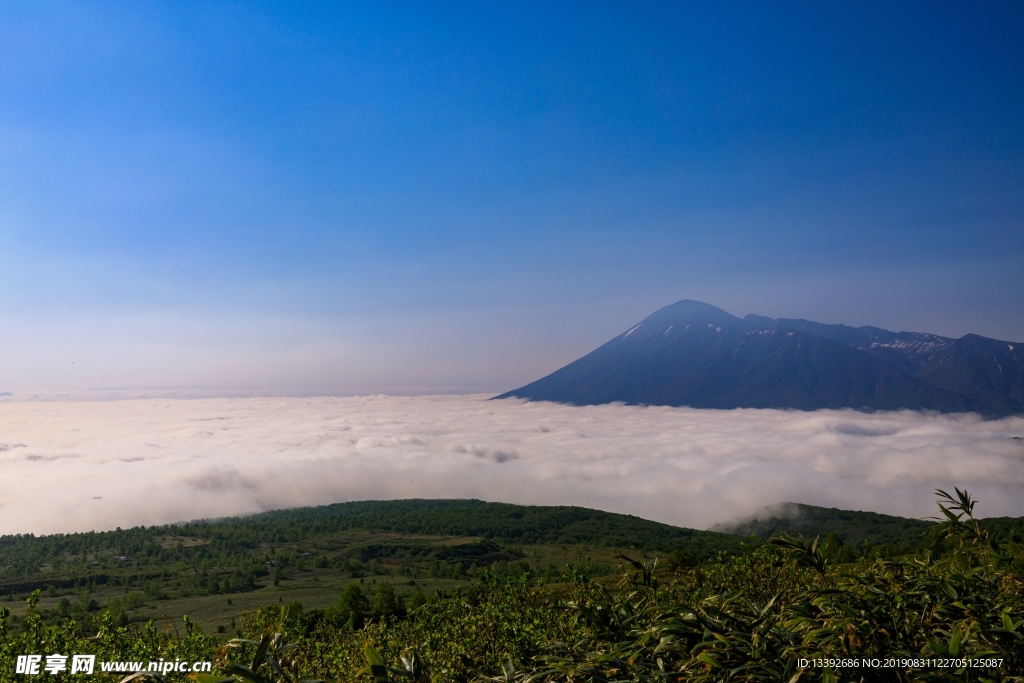 蓝天 云海 云层 山顶 山脉