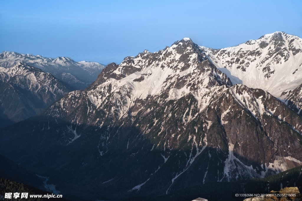 雪峰 山峰 积雪