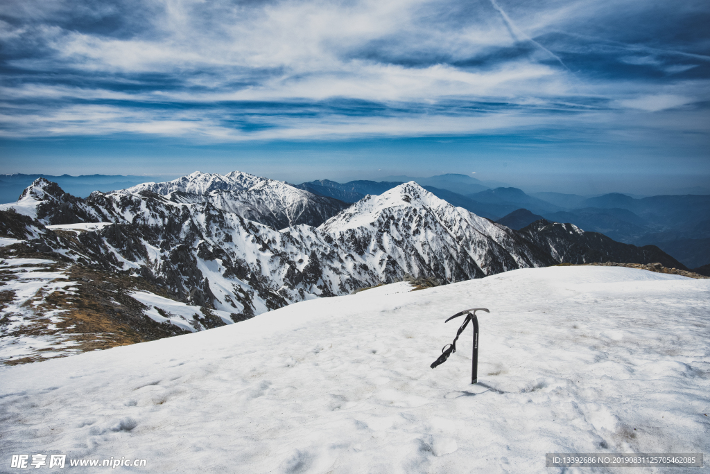 雪地 雪峰 云 云海 蓝天 山