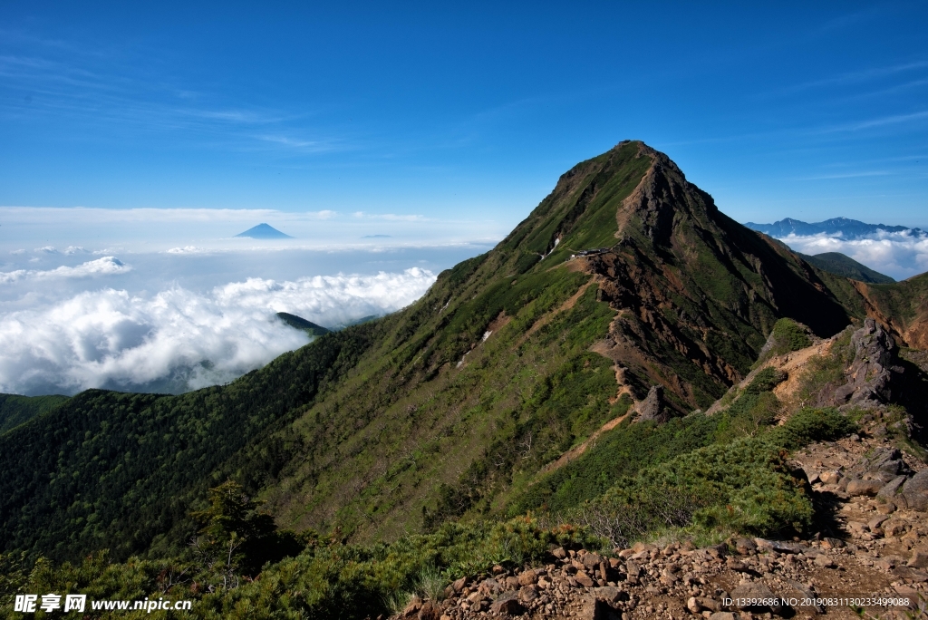 蓝天 云海 山顶 山峰