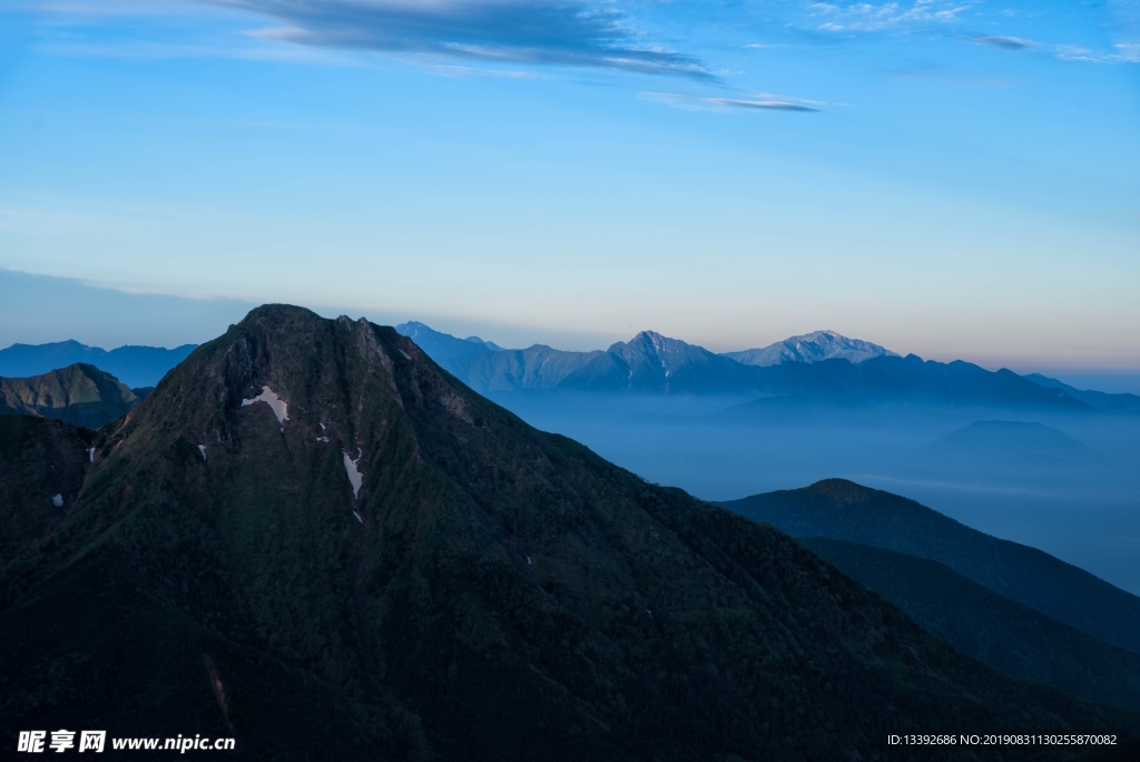 云朵 山峰 山 雾