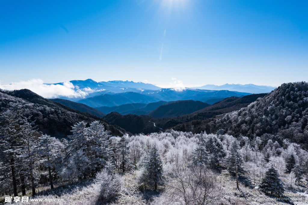 冰天雪地  积雪 冬季 山顶