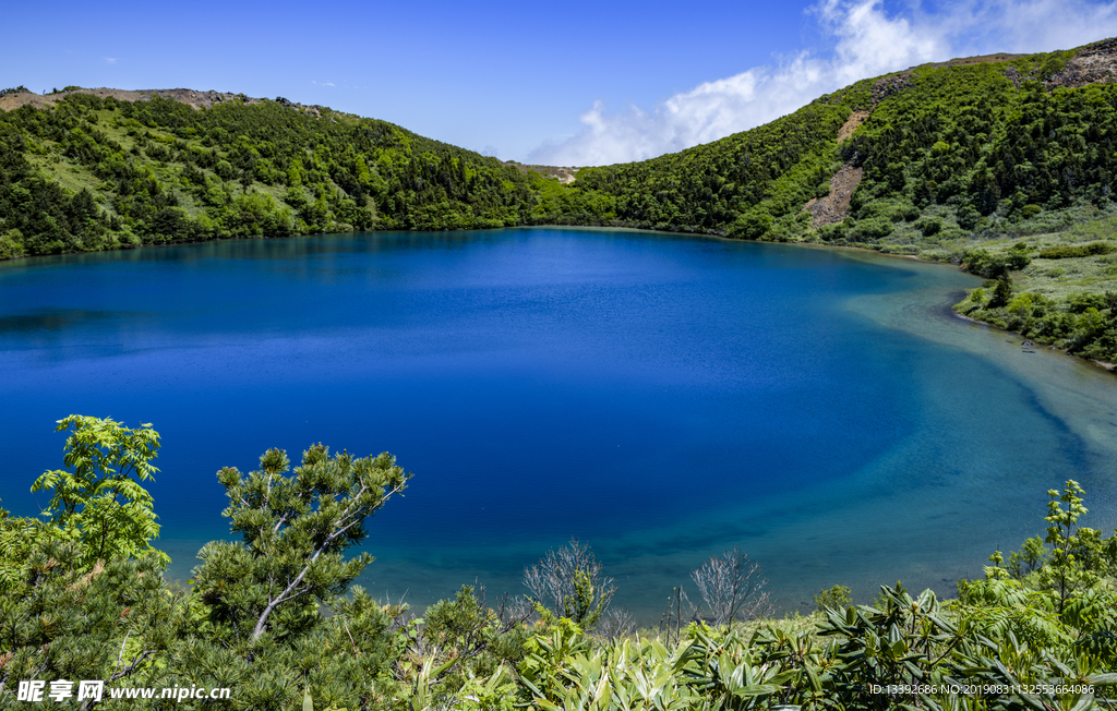 山顶 湖 碧蓝 云海 天空