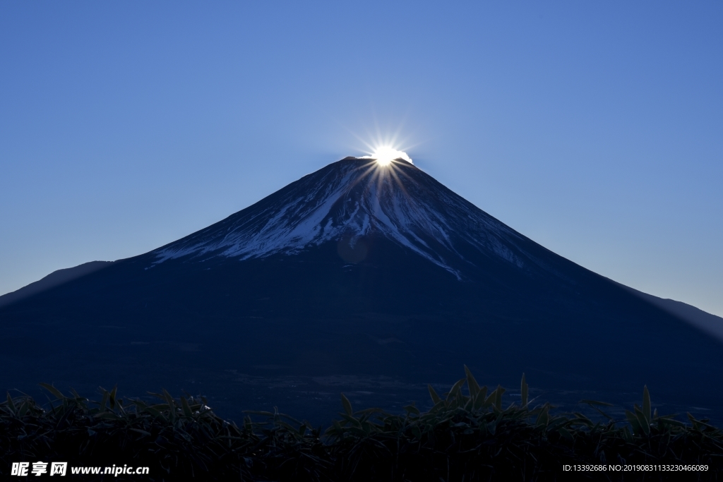 晨阳 阳光 雪山 光芒