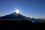 阳光 光芒 太阳 山峰 大自然