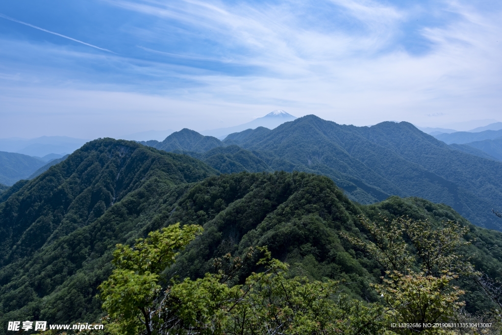 山 山峰 山脉 云海 蓝天