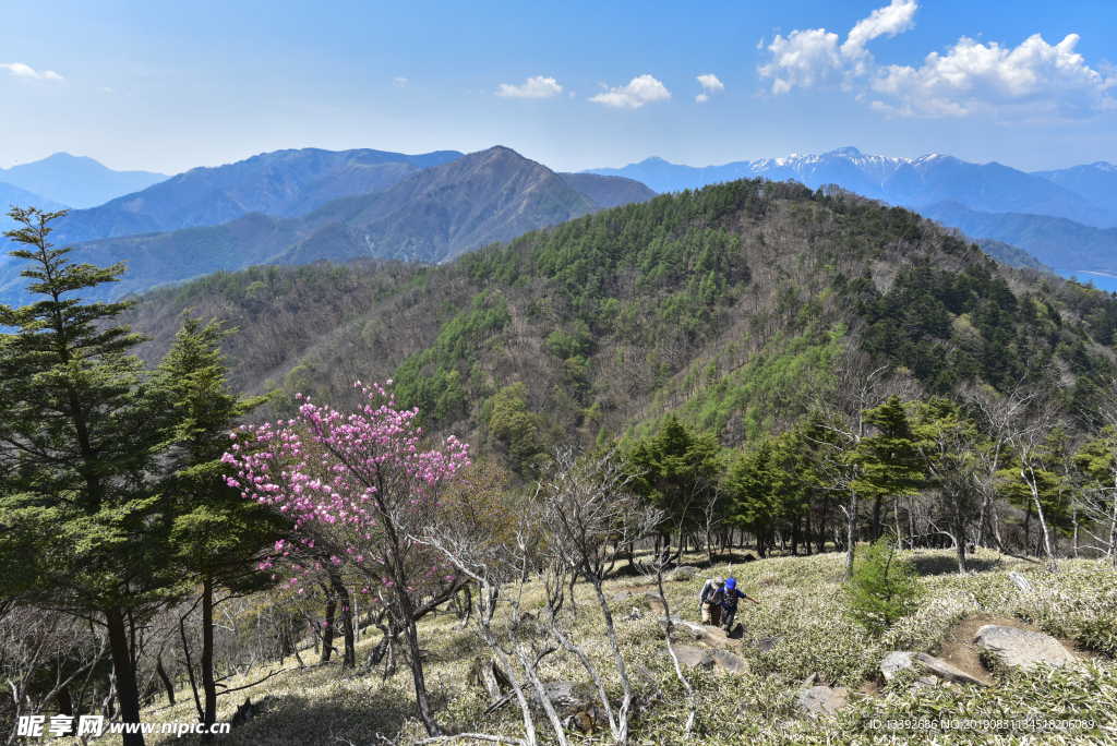 攀登 山 山脉
