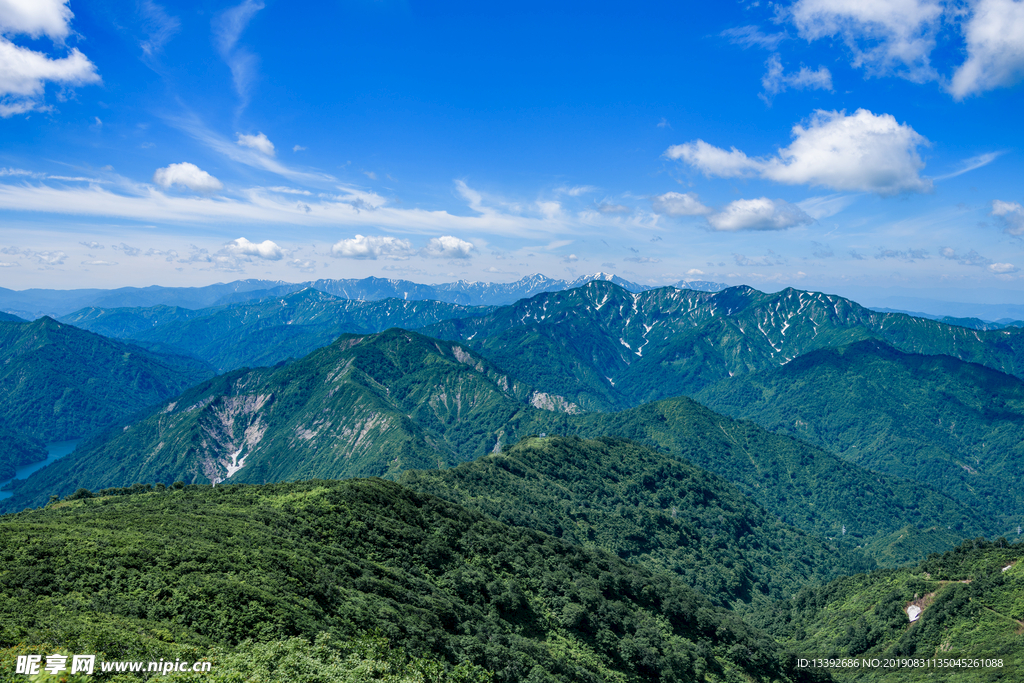 山川 云海 蓝天 绿色