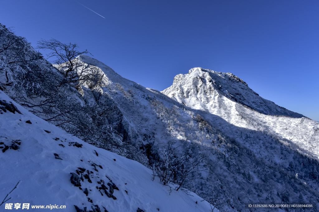 雪峰 山脉 积雪 山顶