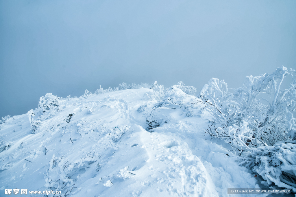 冬日 山顶 积雪 雪峰