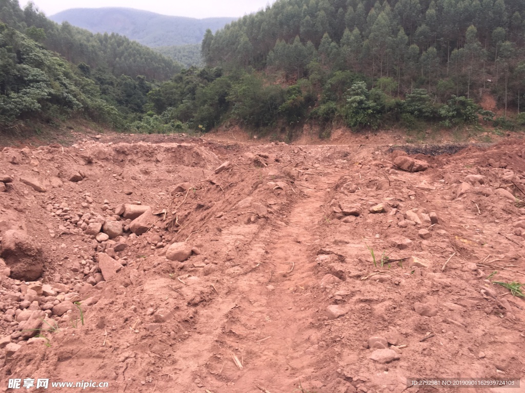 泥路 土路 山间