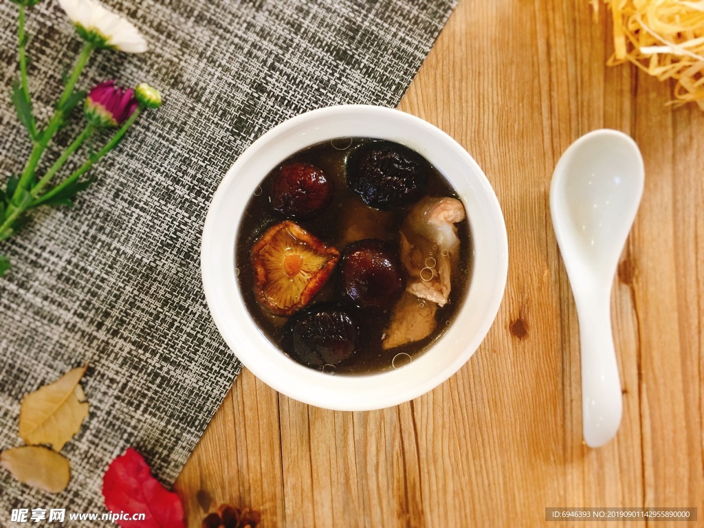 香菇上排炖罐