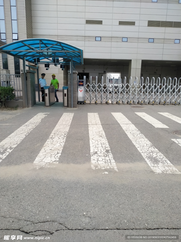 大门口 电动大门