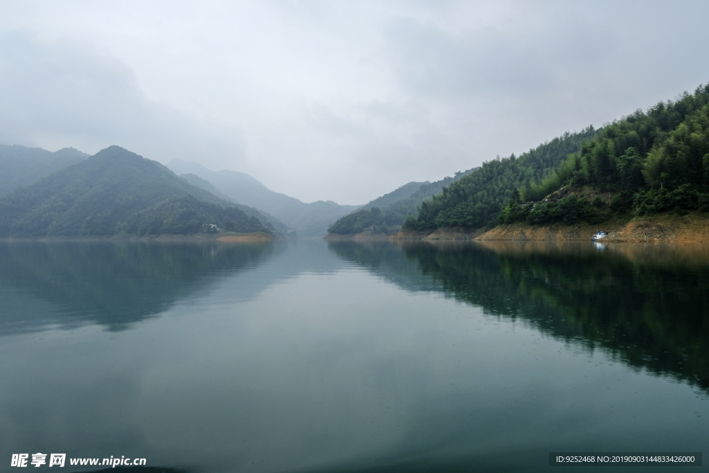 水墨山水