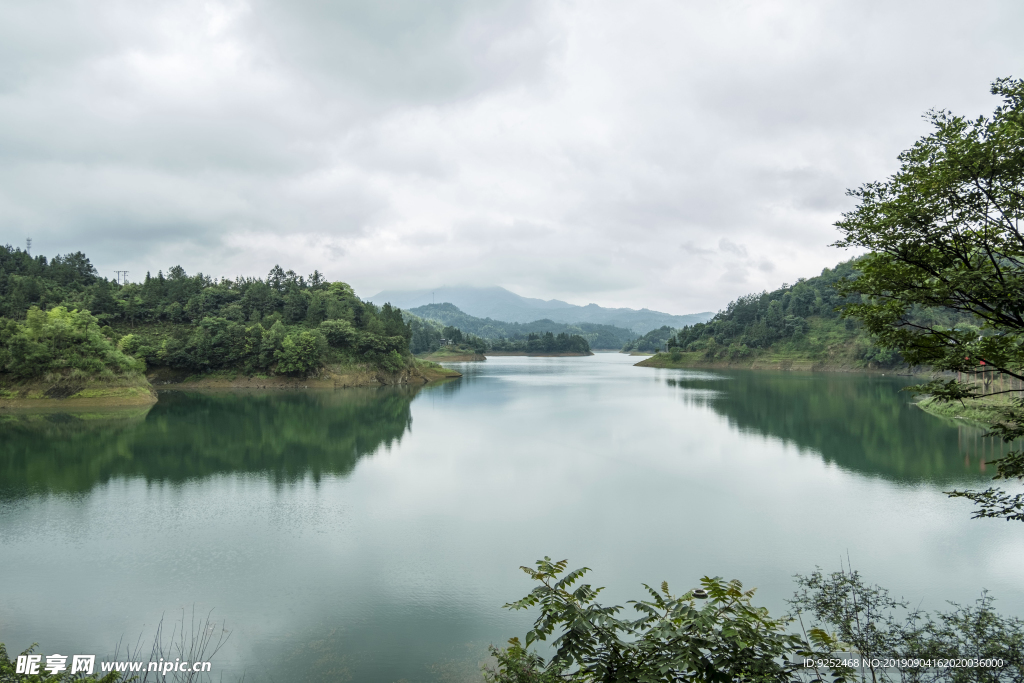 水库