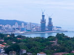 雾中城市