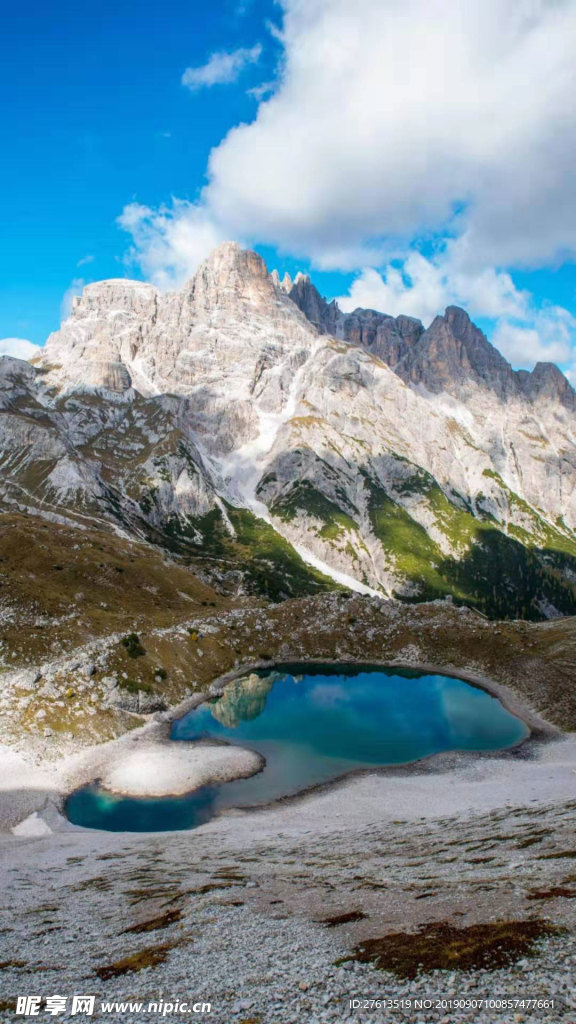 美丽的雪域山水图片