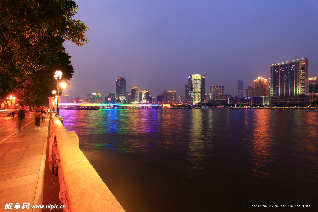 繁花江景