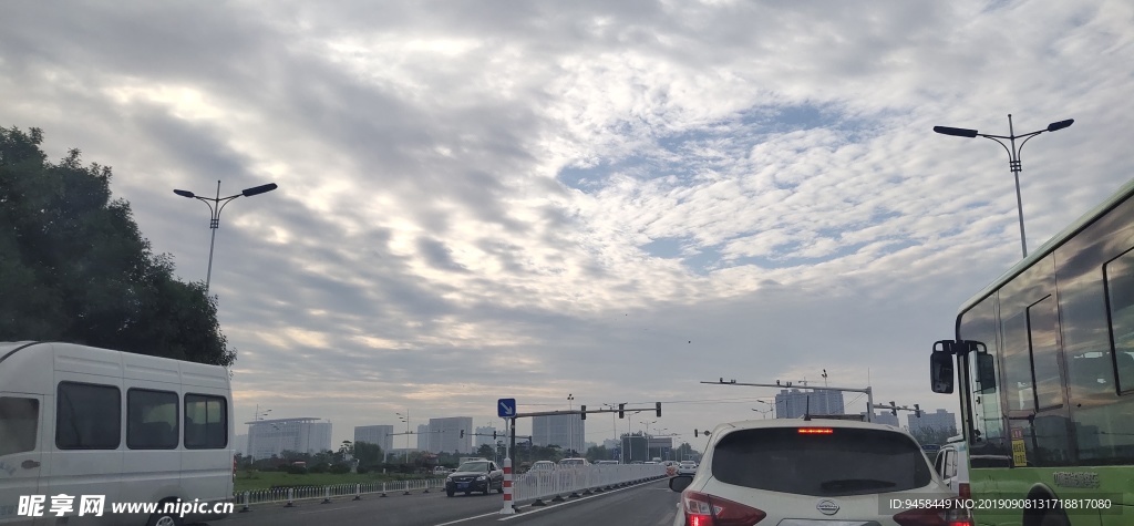 街景 汽车 车 云 螺旋 旋涡