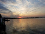 沈阳丁香湖黄昏的夕阳景色