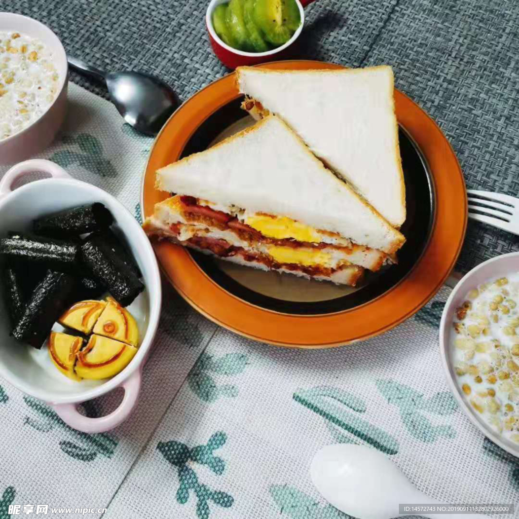燕麦粥早餐奶摄影图